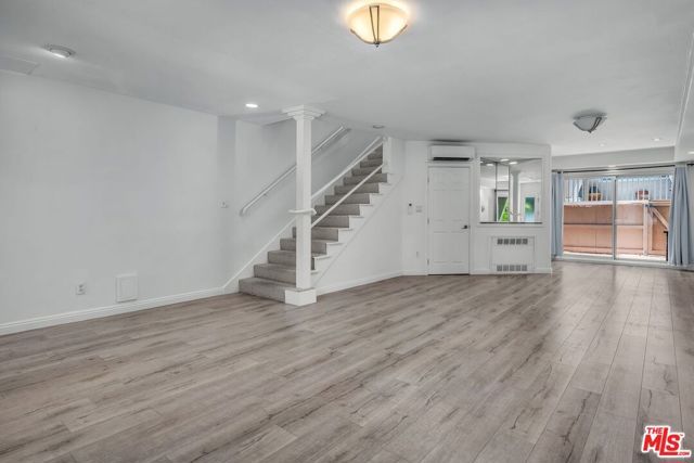 8025 Redlands Street 15, Los Angeles, CA 90293