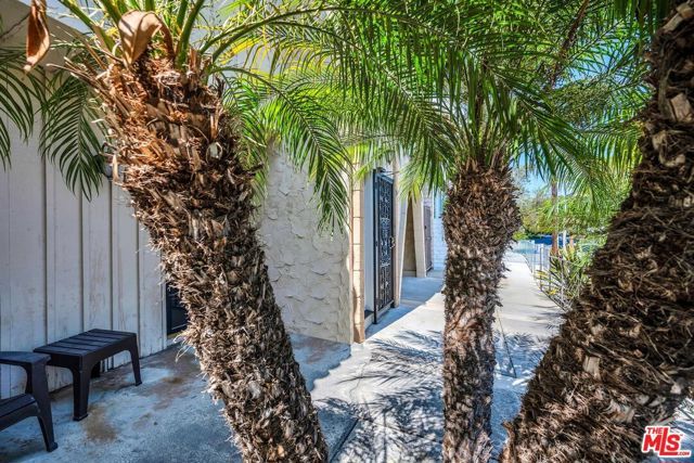 8025 Redlands Street 15, Los Angeles, CA 90293