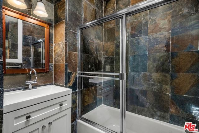 8025 Redlands Street 15, Los Angeles, CA 90293