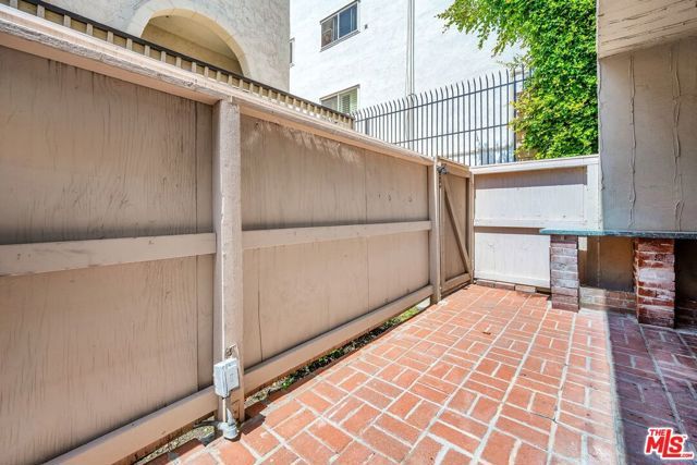 8025 Redlands Street 15, Los Angeles, CA 90293