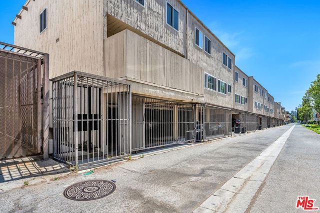 8025 Redlands Street 15, Los Angeles, CA 90293