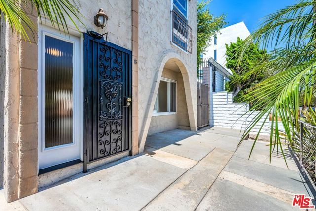 8025 Redlands Street 15, Los Angeles, CA 90293