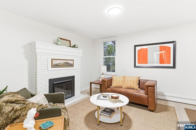 86 Roosevelt Avenue, Belleville, NJ 07109