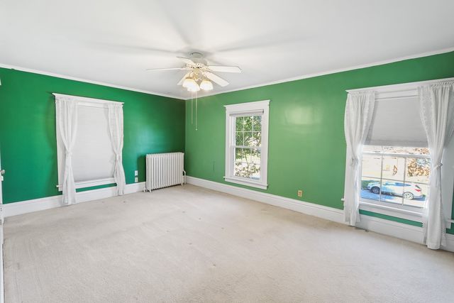 702 E Montgomery Street, Knoxville, IA 50138