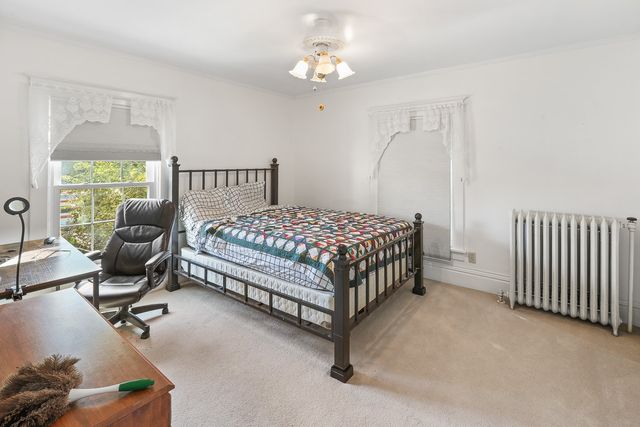 702 E Montgomery Street, Knoxville, IA 50138