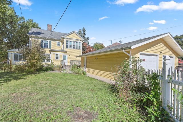 702 E Montgomery Street, Knoxville, IA 50138