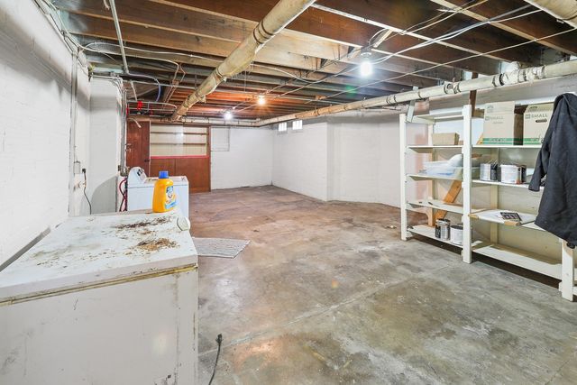 702 E Montgomery Street, Knoxville, IA 50138