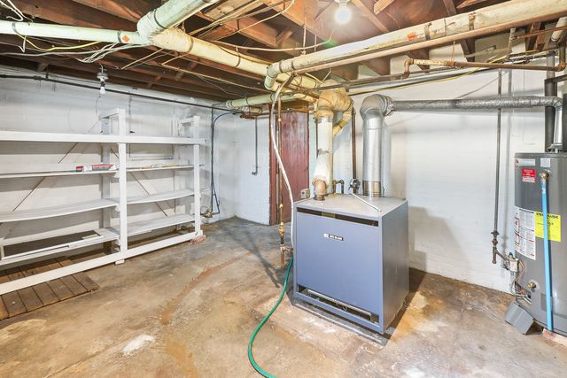 702 E Montgomery Street, Knoxville, IA 50138