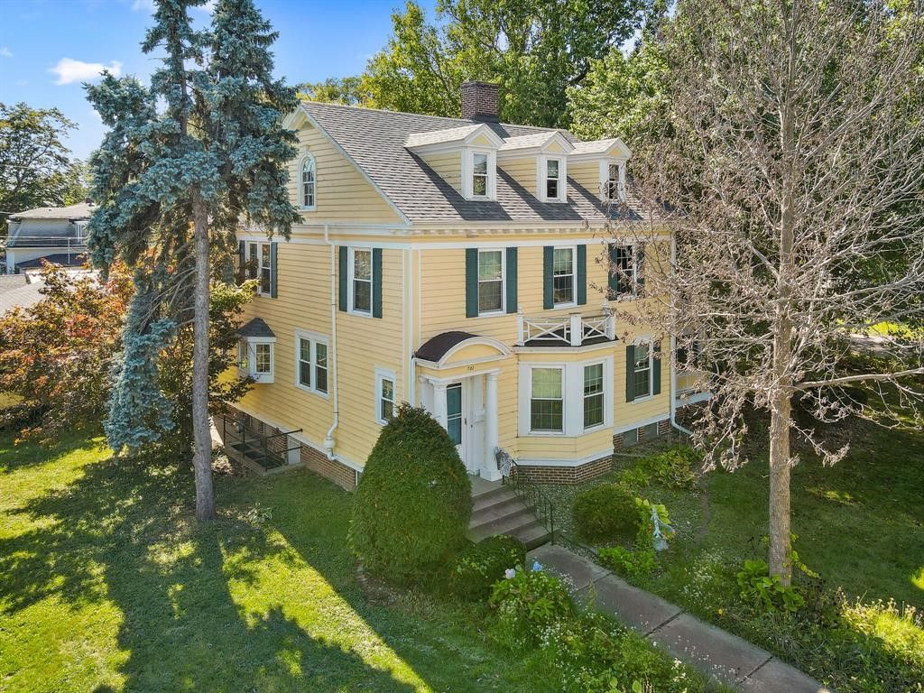 702 E Montgomery Street, Knoxville, IA 50138