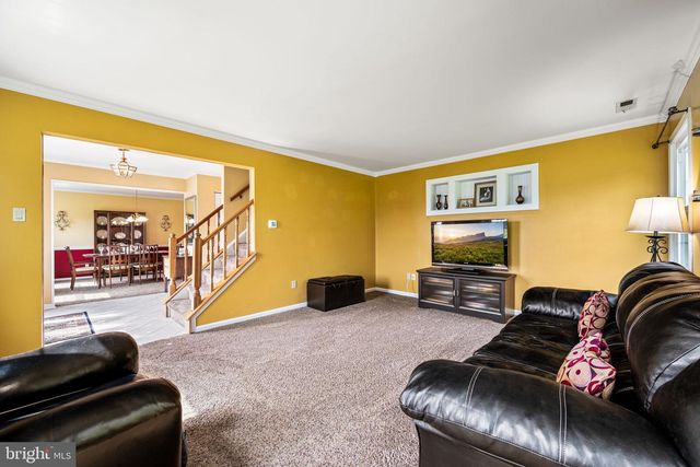 6 GOLDENROD CT, Newtown, PA 18940