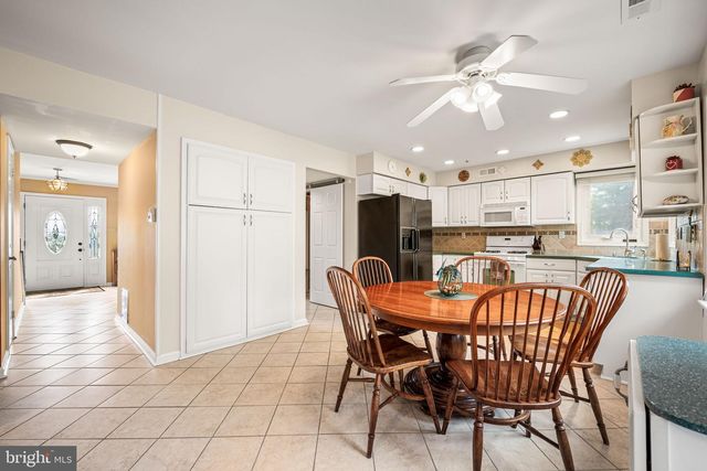 6 GOLDENROD CT, Newtown, PA 18940