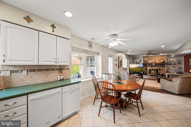 6 GOLDENROD CT, Newtown, PA 18940