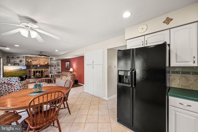 6 GOLDENROD CT, Newtown, PA 18940