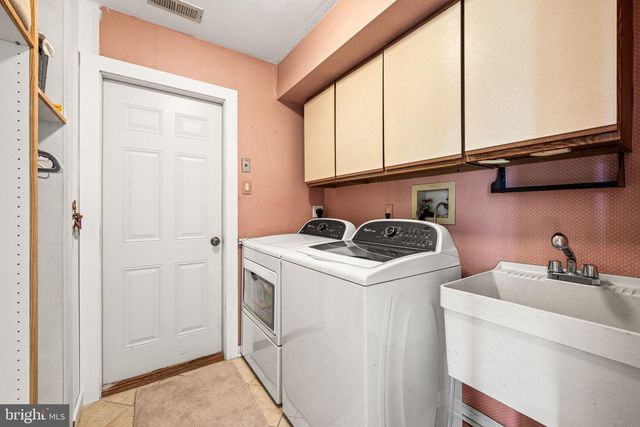 6 GOLDENROD CT, Newtown, PA 18940