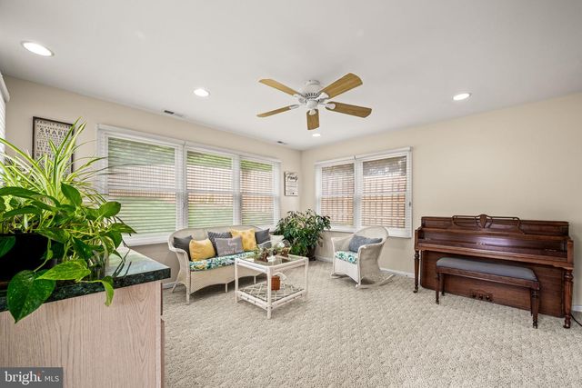 6 GOLDENROD CT, Newtown, PA 18940
