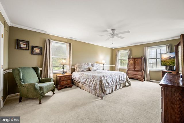 6 GOLDENROD CT, Newtown, PA 18940