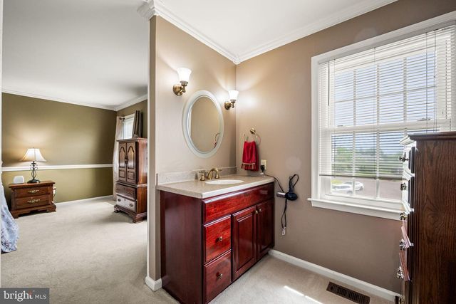 6 GOLDENROD CT, Newtown, PA 18940