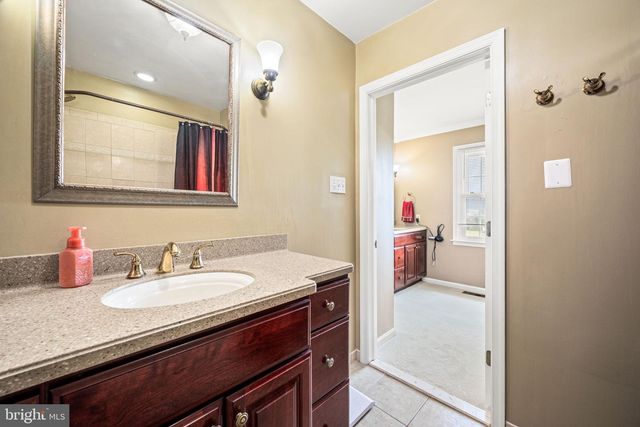 6 GOLDENROD CT, Newtown, PA 18940