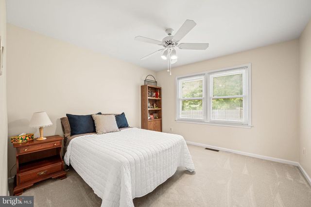 6 GOLDENROD CT, Newtown, PA 18940