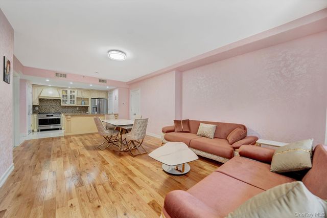 63-36 99th Street 3K, Rego Park, NY 11374