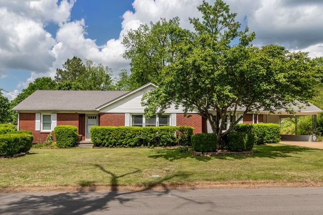 544 E Madison St, Pulaski, TN 38478