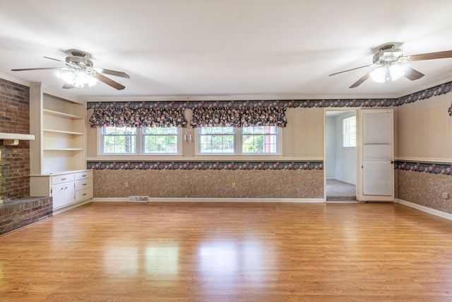 544 E Madison St, Pulaski, TN 38478
