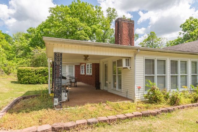 544 E Madison St, Pulaski, TN 38478