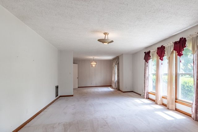 544 E Madison St, Pulaski, TN 38478