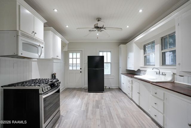 617 Cedar Crest Court, Lafayette, LA 70501