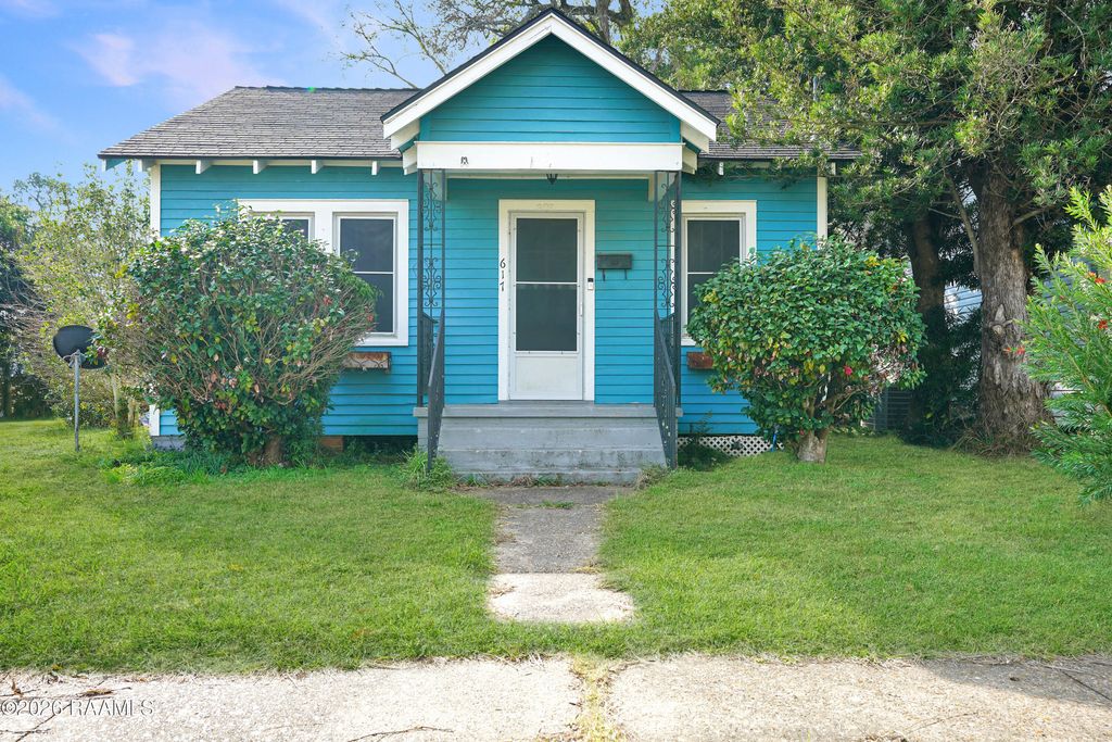 617 Cedar Crest Court, Lafayette, LA 70501