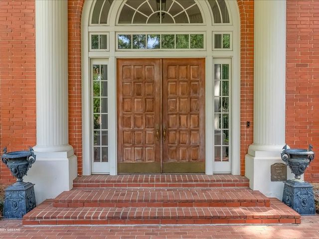 433 Regency Boulevard, Shreveport, LA 71106