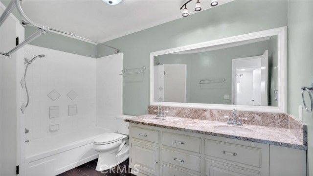 1800 E Heim 29, Orange, CA 92865