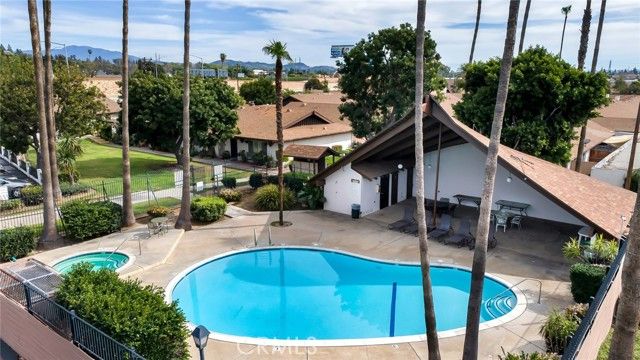 1800 E Heim 29, Orange, CA 92865