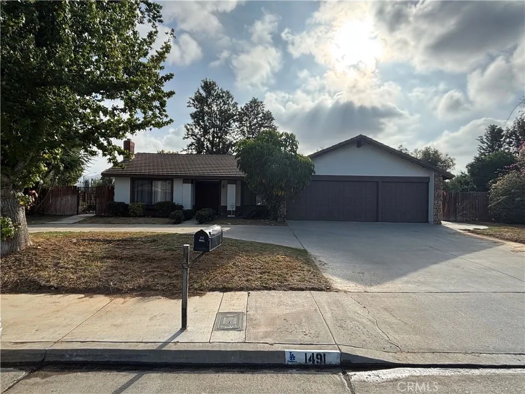 1491 Cedarhill, Riverside, CA 92507