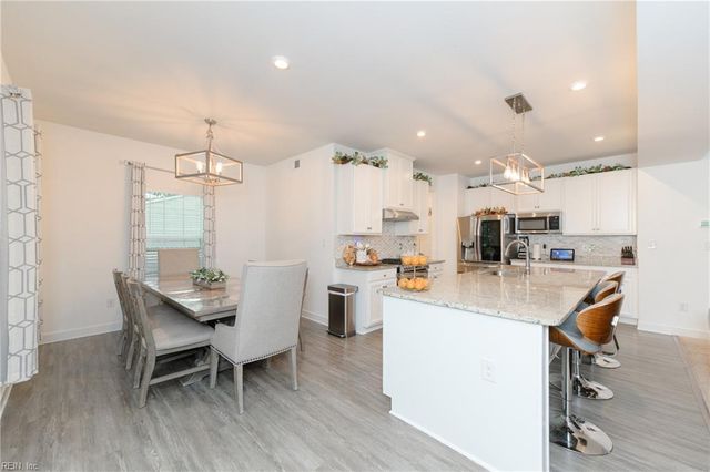 112 Silverlake RN, Yorktown, VA 23690