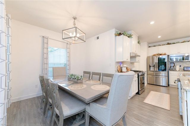 112 Silverlake RN, Yorktown, VA 23690