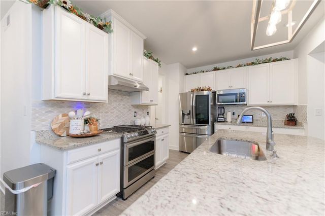 112 Silverlake RN, Yorktown, VA 23690