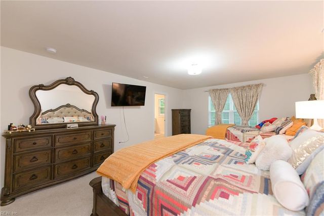 112 Silverlake RN, Yorktown, VA 23690