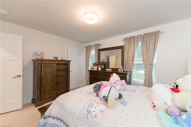 112 Silverlake RN, Yorktown, VA 23690
