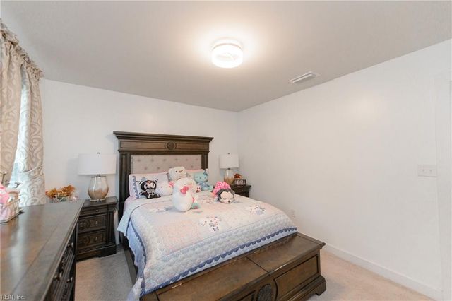 112 Silverlake RN, Yorktown, VA 23690