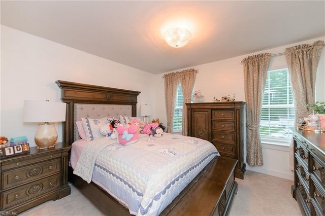 112 Silverlake RN, Yorktown, VA 23690