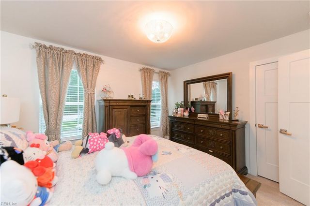 112 Silverlake RN, Yorktown, VA 23690