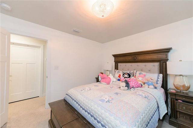112 Silverlake RN, Yorktown, VA 23690