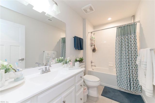 112 Silverlake RN, Yorktown, VA 23690