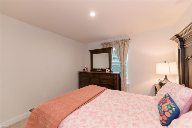 112 Silverlake RN, Yorktown, VA 23690