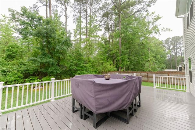 112 Silverlake RN, Yorktown, VA 23690