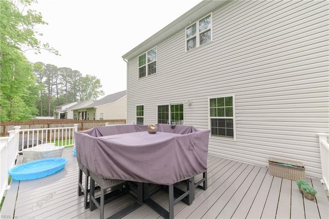 112 Silverlake RN, Yorktown, VA 23690