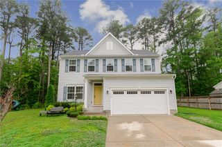 112 Silverlake RN, Yorktown, VA 23690
