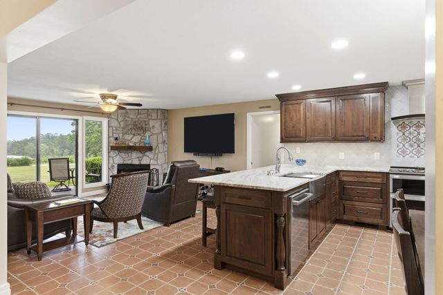 1201 Paradise Landing Road, Kimberling City, MO 65686