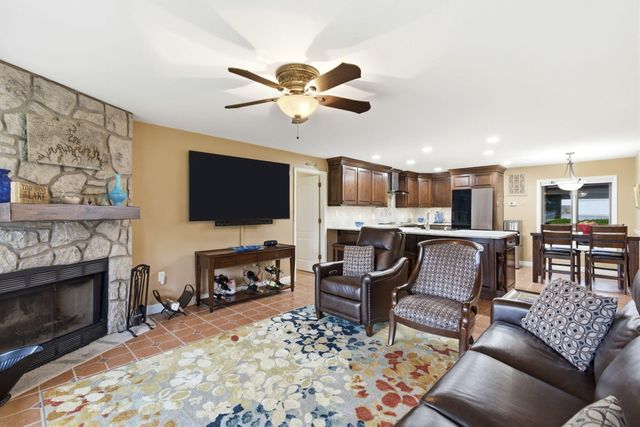 1201 Paradise Landing Road, Kimberling City, MO 65686